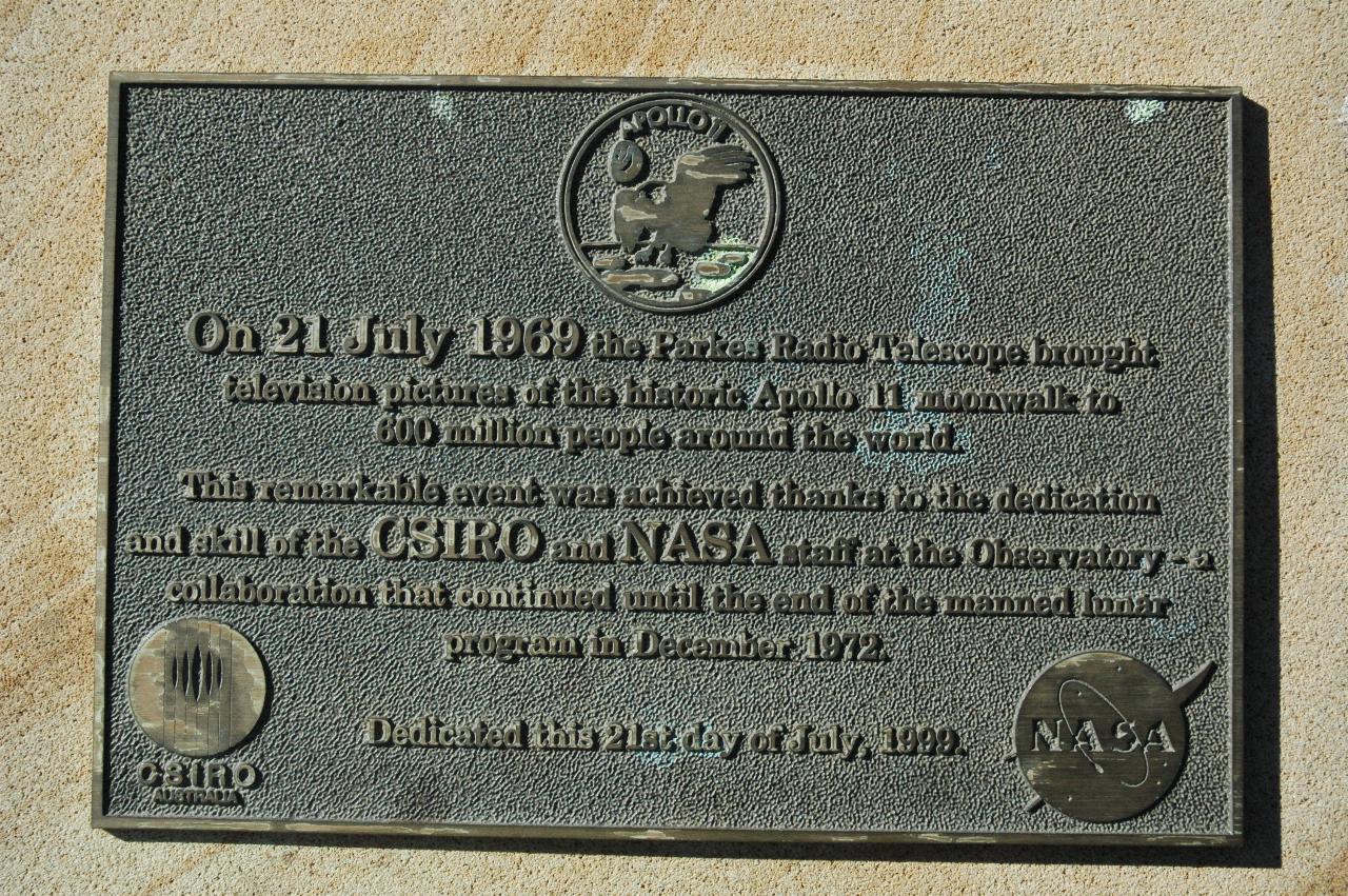 Metal plaque commemorating 30 years since Apollo 11 cooperation between NASA and CSIRO