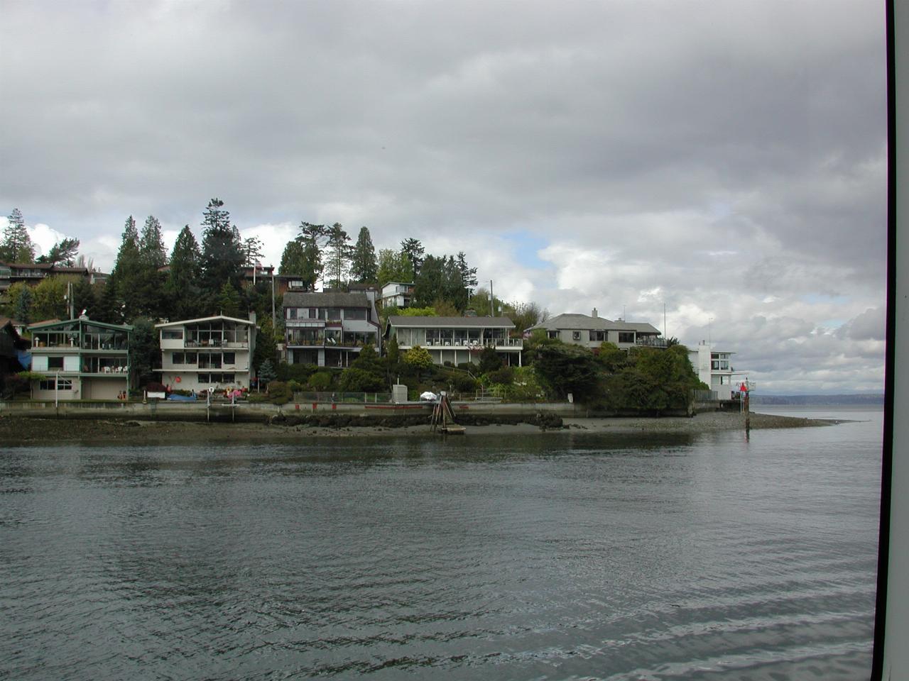 Houses near Discovery Park at exit from Ballard Locks