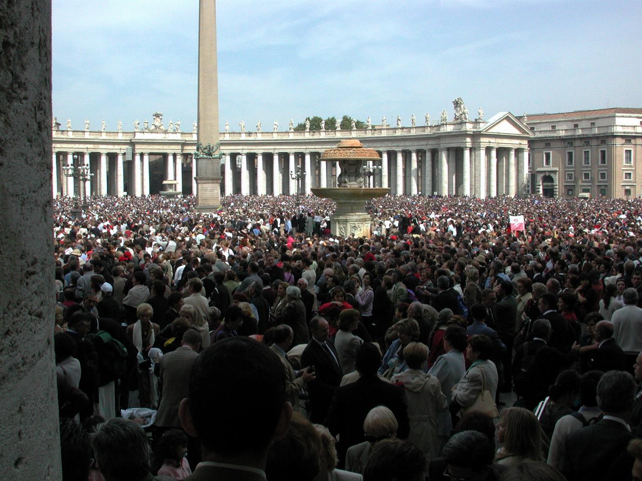 General view of the crowd in St. Peter's Piazza