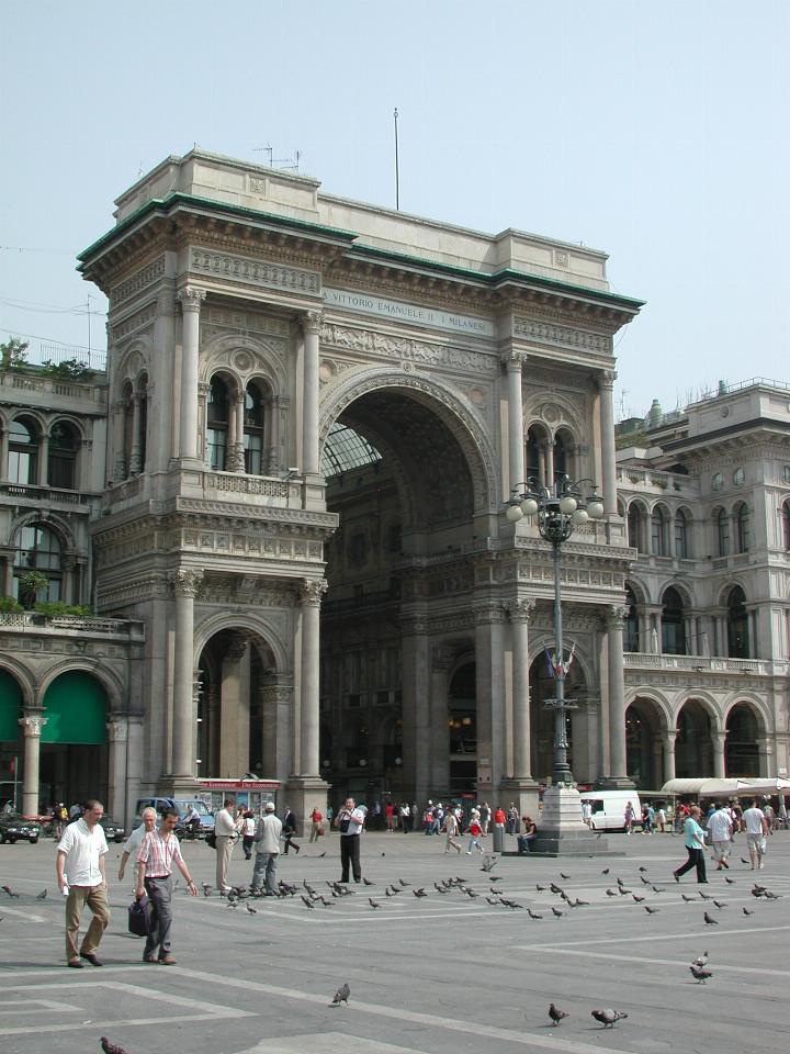 Entry to Vittoria Emmanuele II Arcade/Galleria