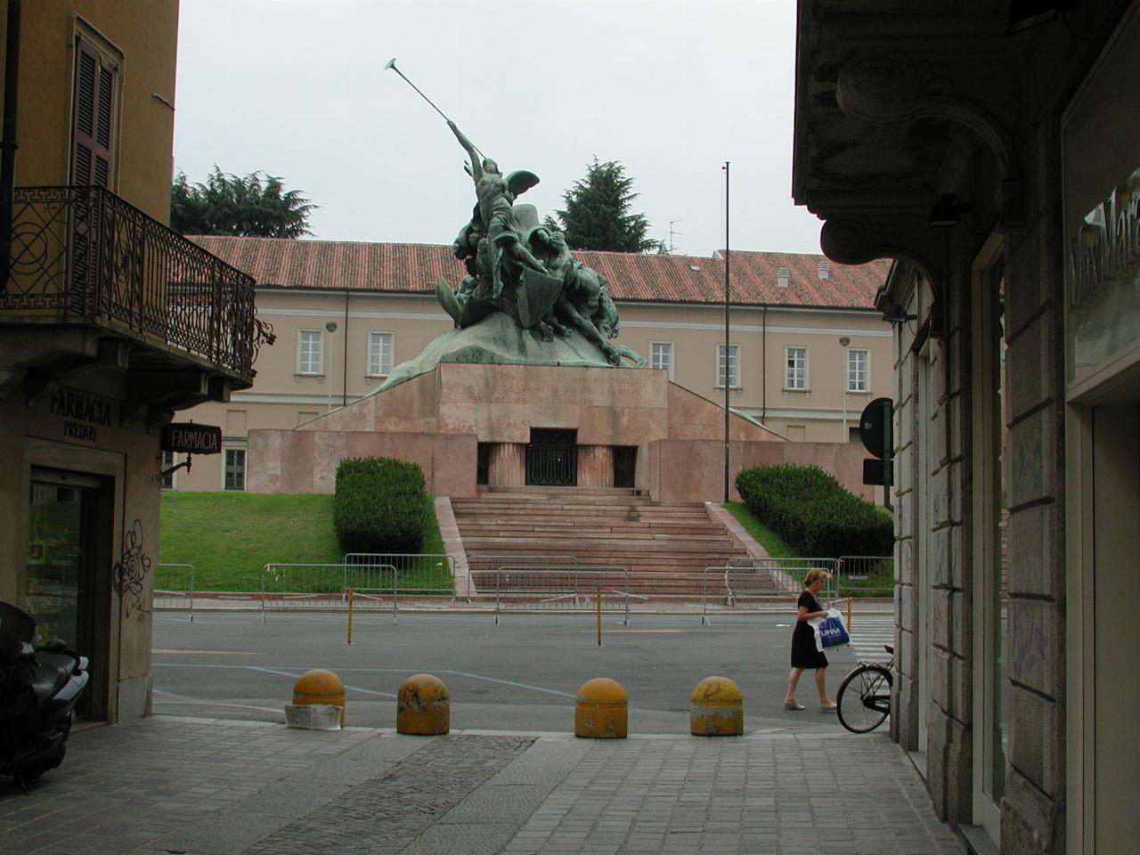 Statue in central Monza