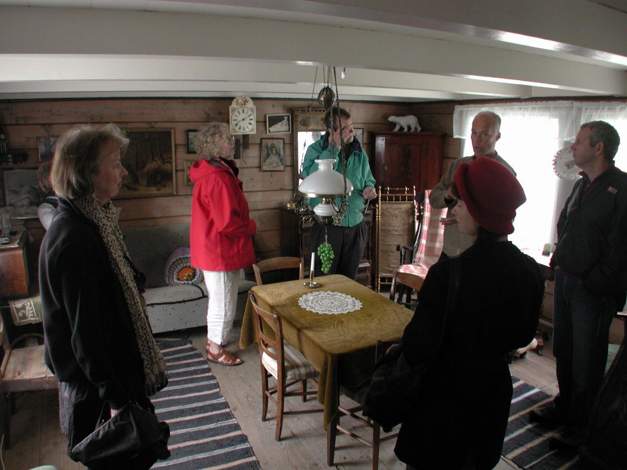 KPLU Viking Jazz: Annette, Barbara (behind), Karen, Jum, Signe, Director, Joey in living room of old home