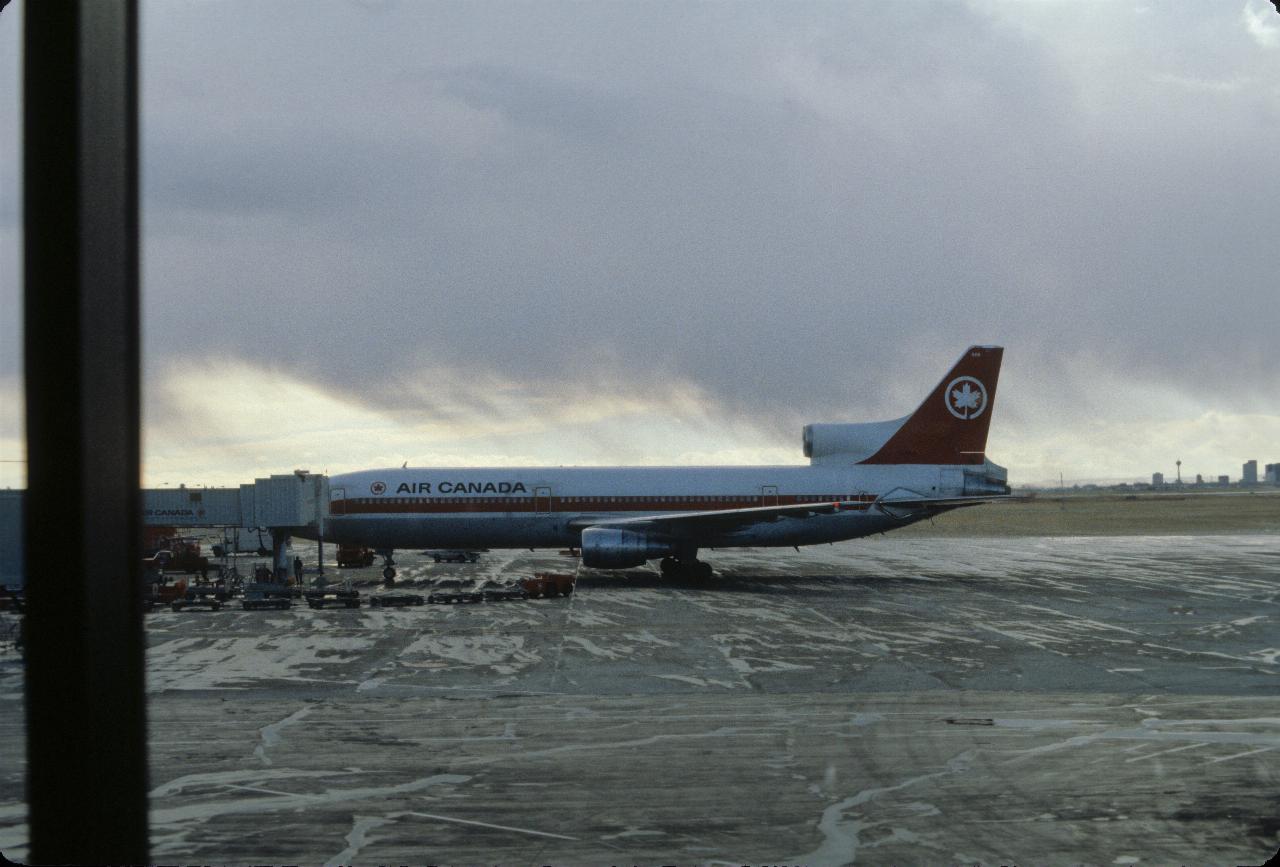 L-1011 (Lockheed TriStar) plane to Toronto