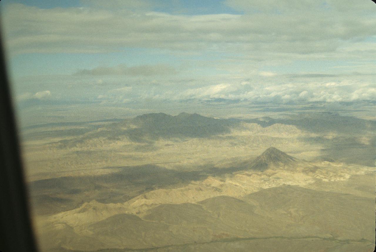 Mountains near Las Vegas, seen from 727 on the way in