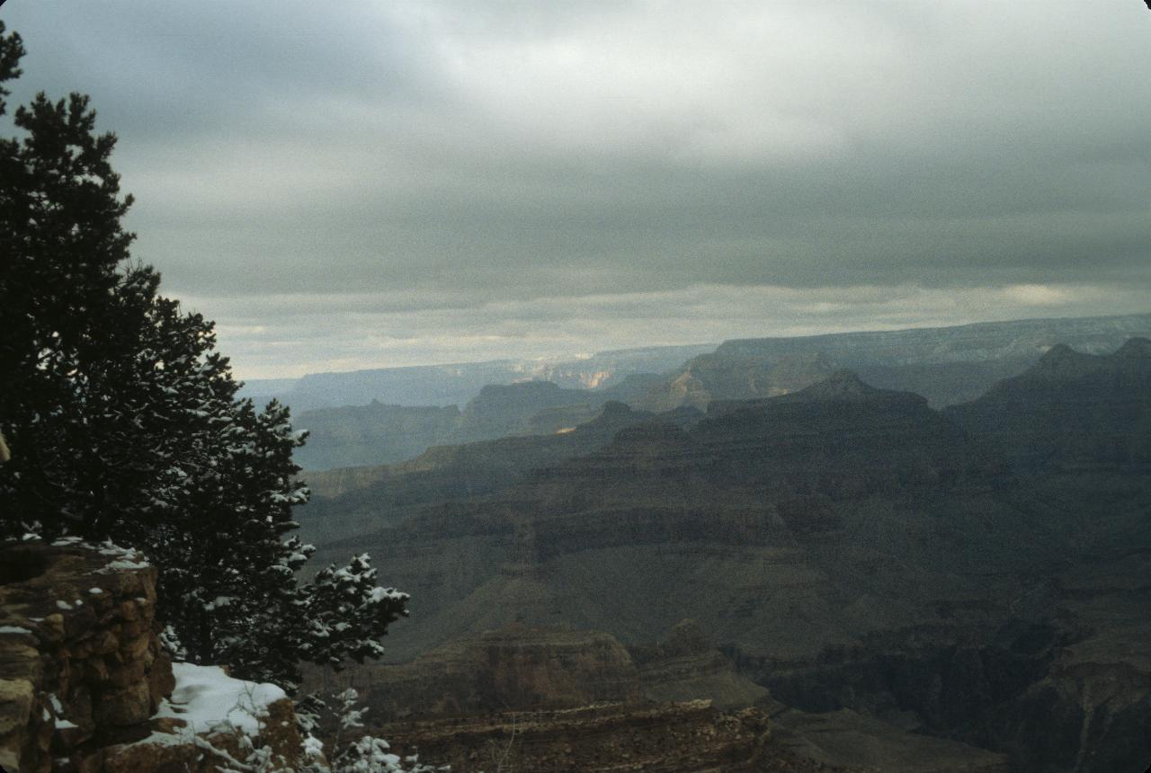 View looking west down Grand Canyon