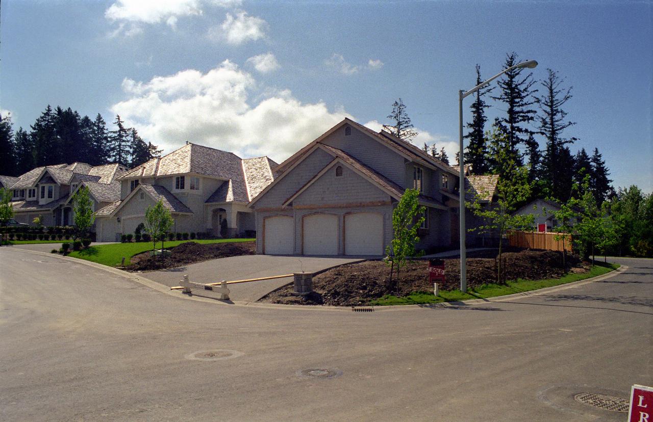 16May98: My home (left) and Phan's home at Laurel Ridge, Kenmore, WA