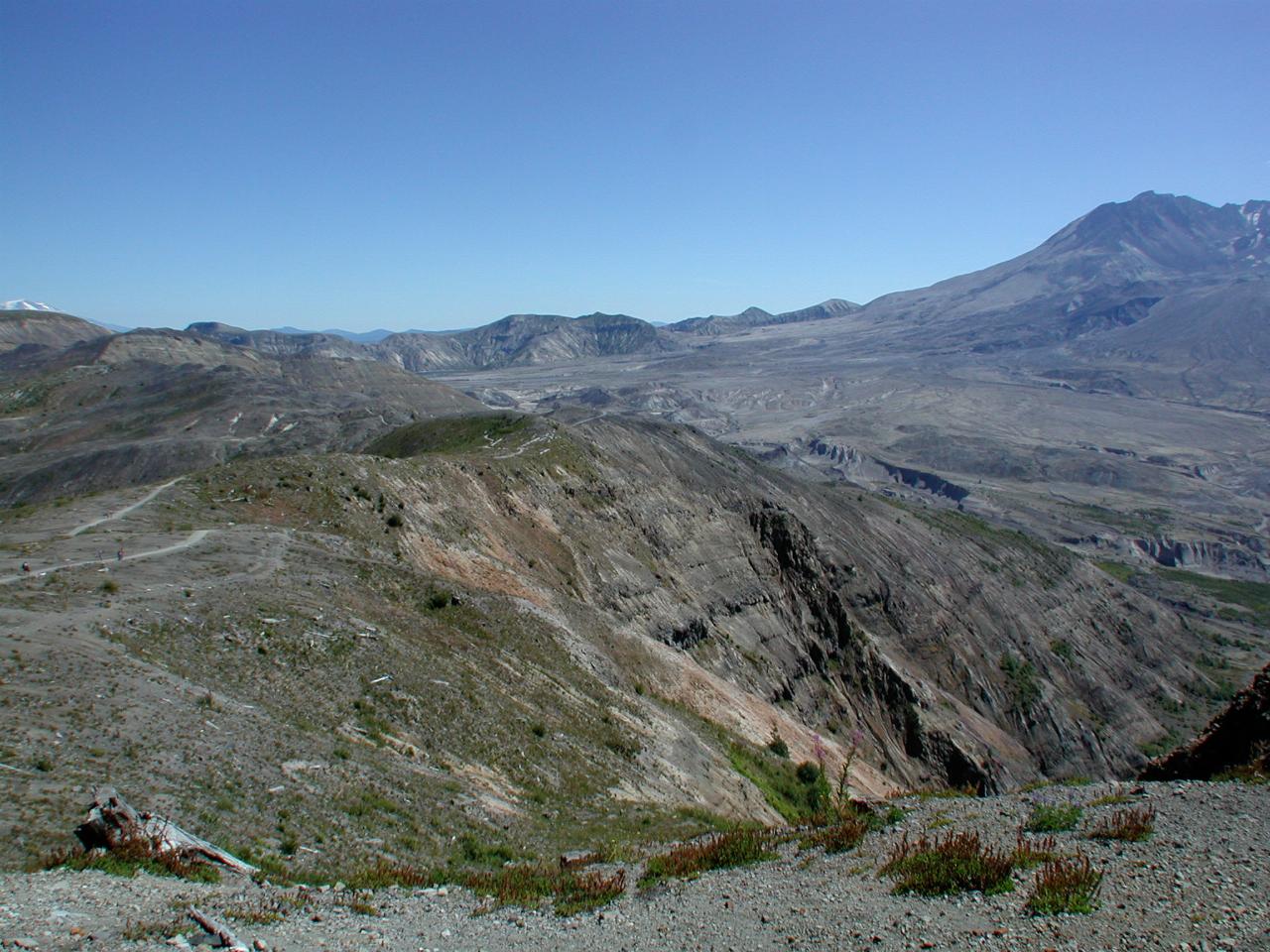 Wide angle view from Mt. Adams to Mt. St. Helens