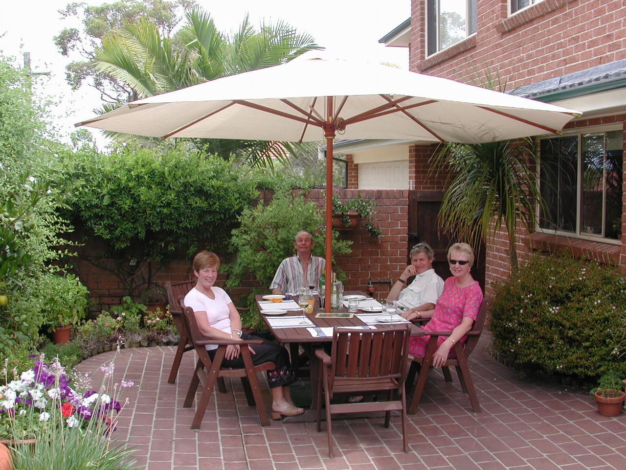 Lunch with Peter & Yvonne at Alan & Ann Milne's