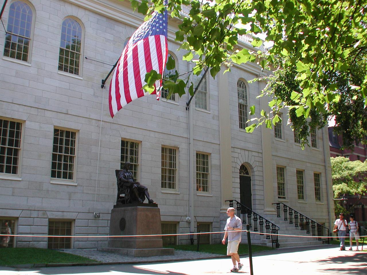 'Three Lies' statue - John Harvard was not founder, date was 1636, and not his likeness!