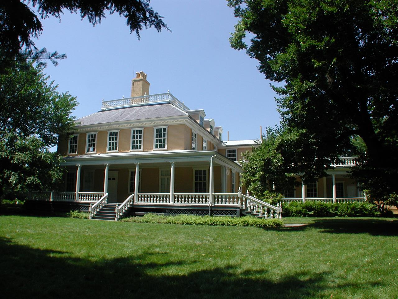 Longfellow's house, viewed from the side towards the rear