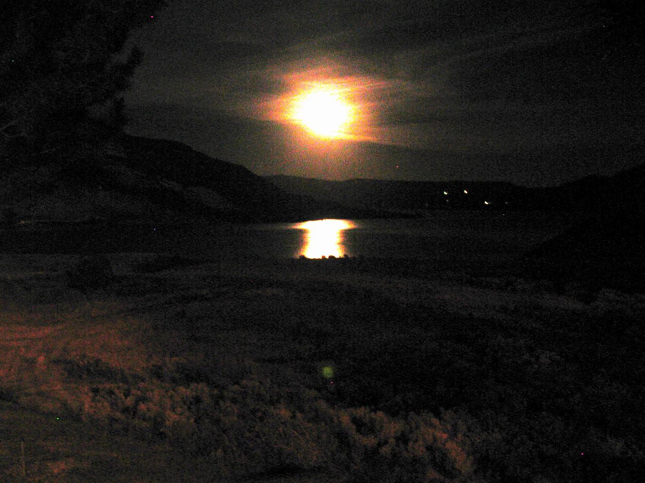 Moon rise over Lake Roosevelt, from Information Centre near Grand Coulee City