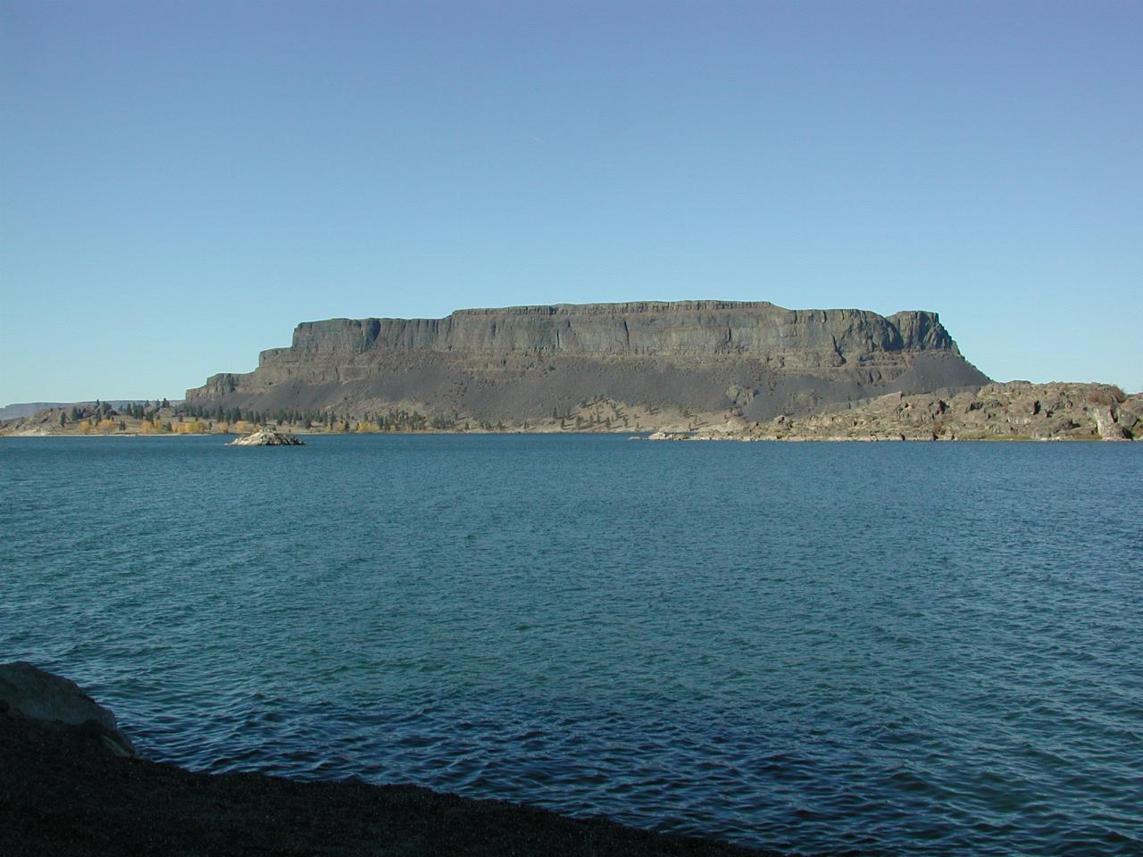 Steamboat Rock, Lake Banks