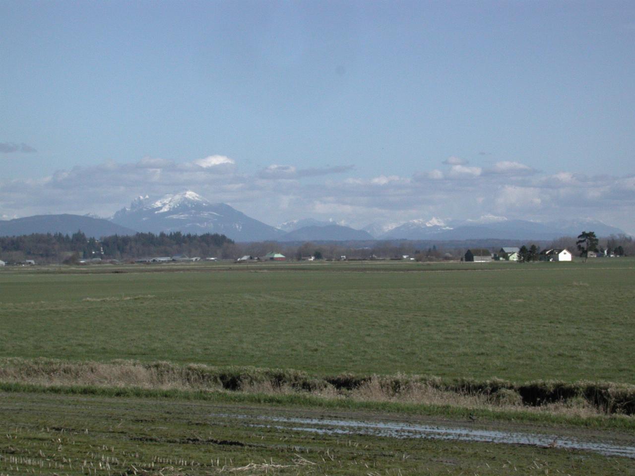 Near Silvana - plenty of snow on the peaks