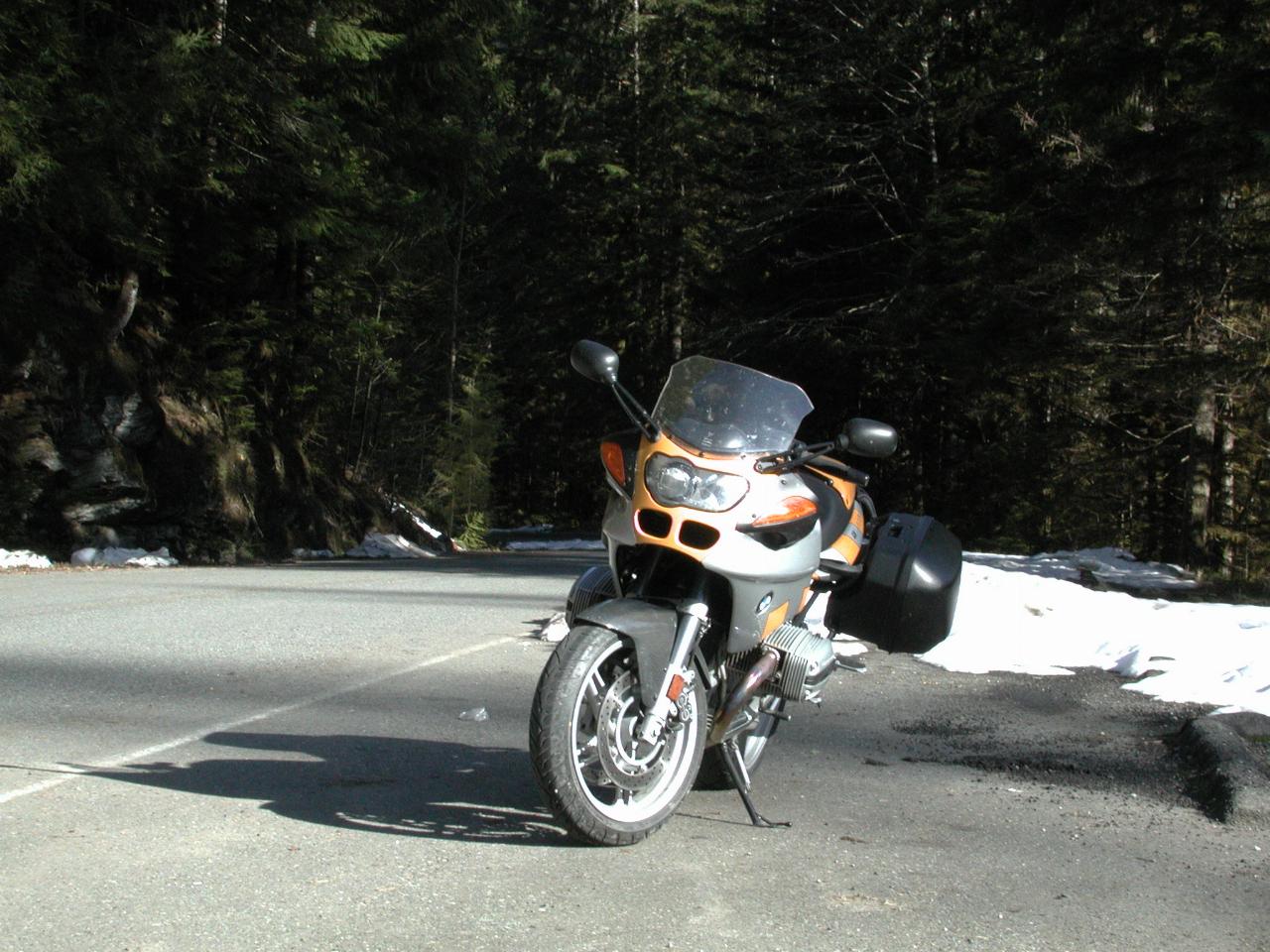 The trusty R11S waiting beside the snow to return home