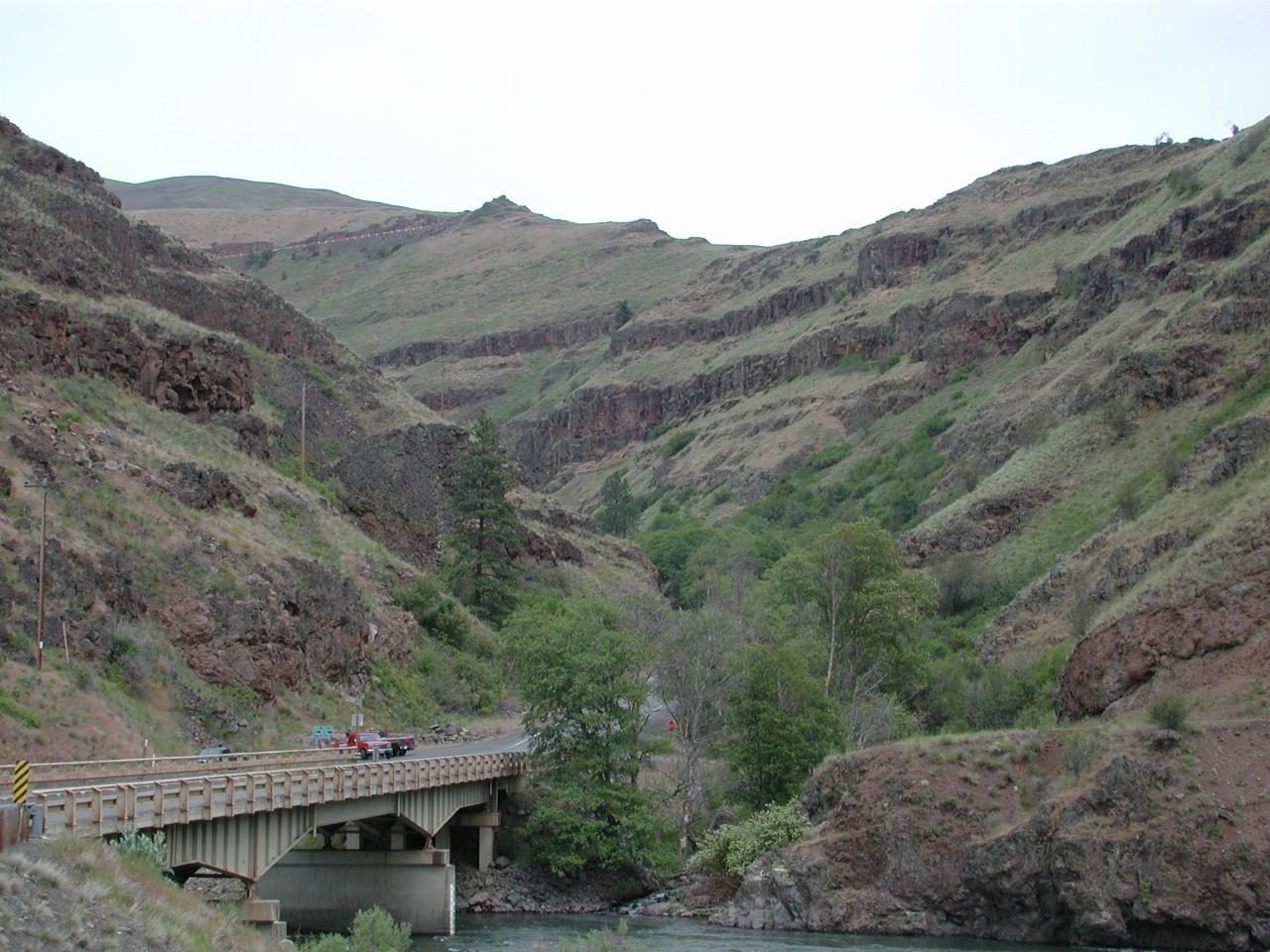 View north along WA129 from Boggan's Oasis.  Roadside fencing can just be seen in the top left of the picture