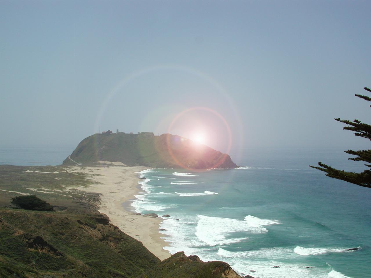 Point Sur Ligthouse and other facilities (attempting to catch the light)