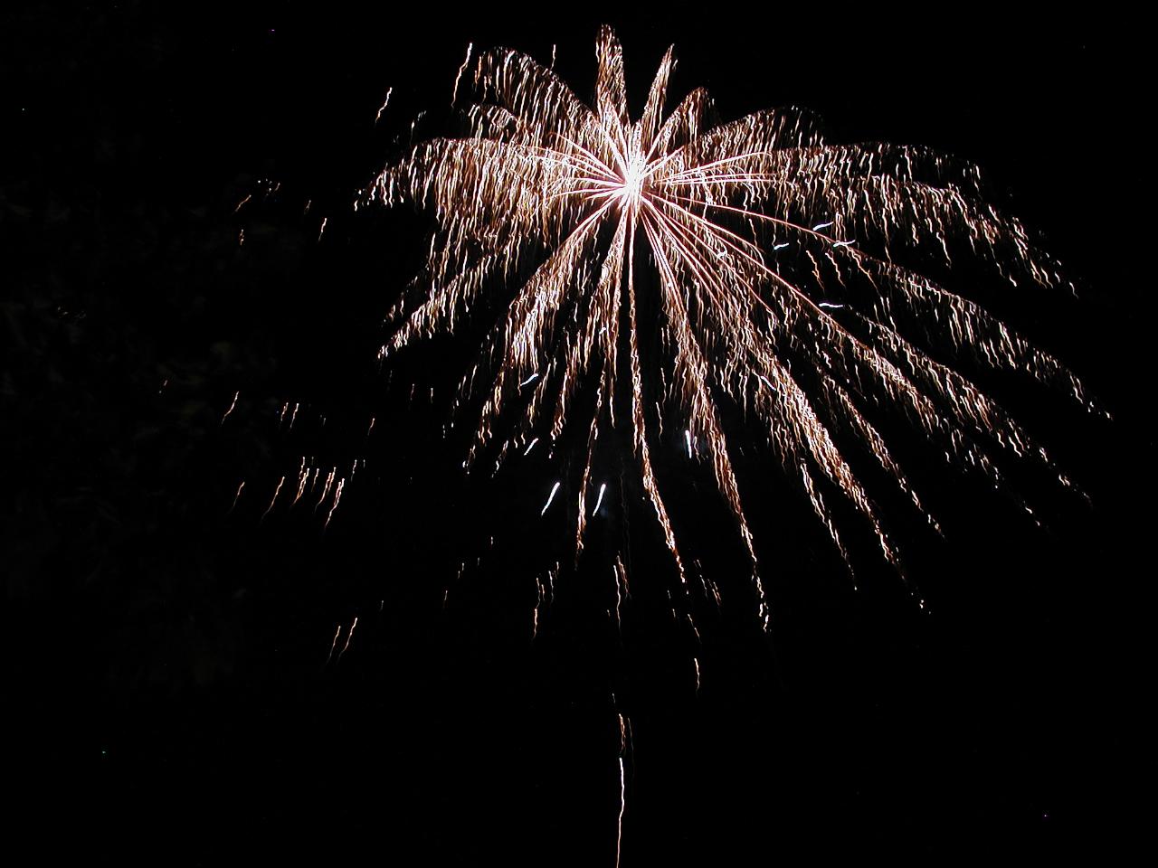 Indedpendence Day fireworks - NE 151st Court Kenmore