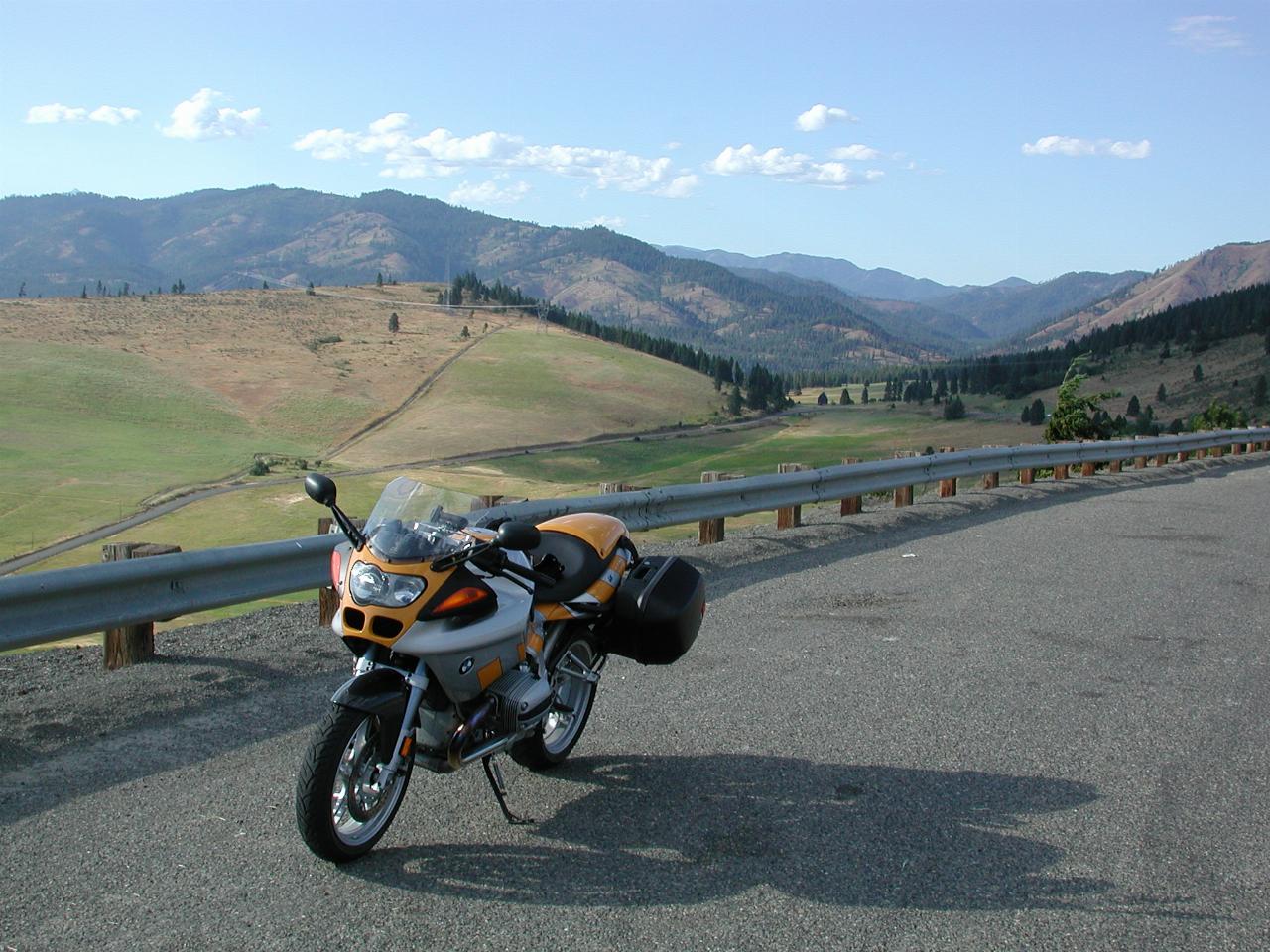 Horse Canyon, just south of US97 and SR970 junction, looking North with R1100S