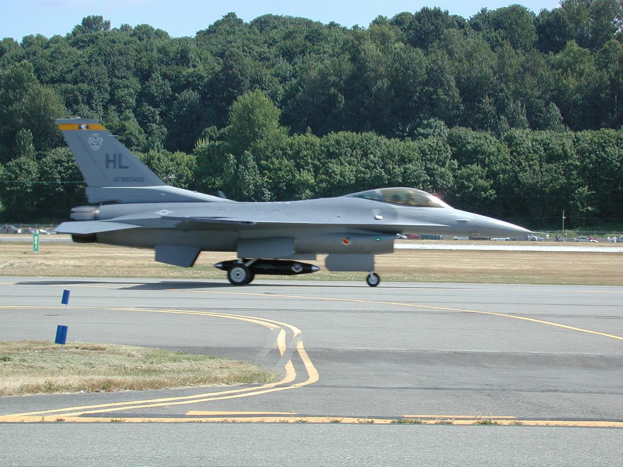 Air Force F-16C returning to its home during SeaFair