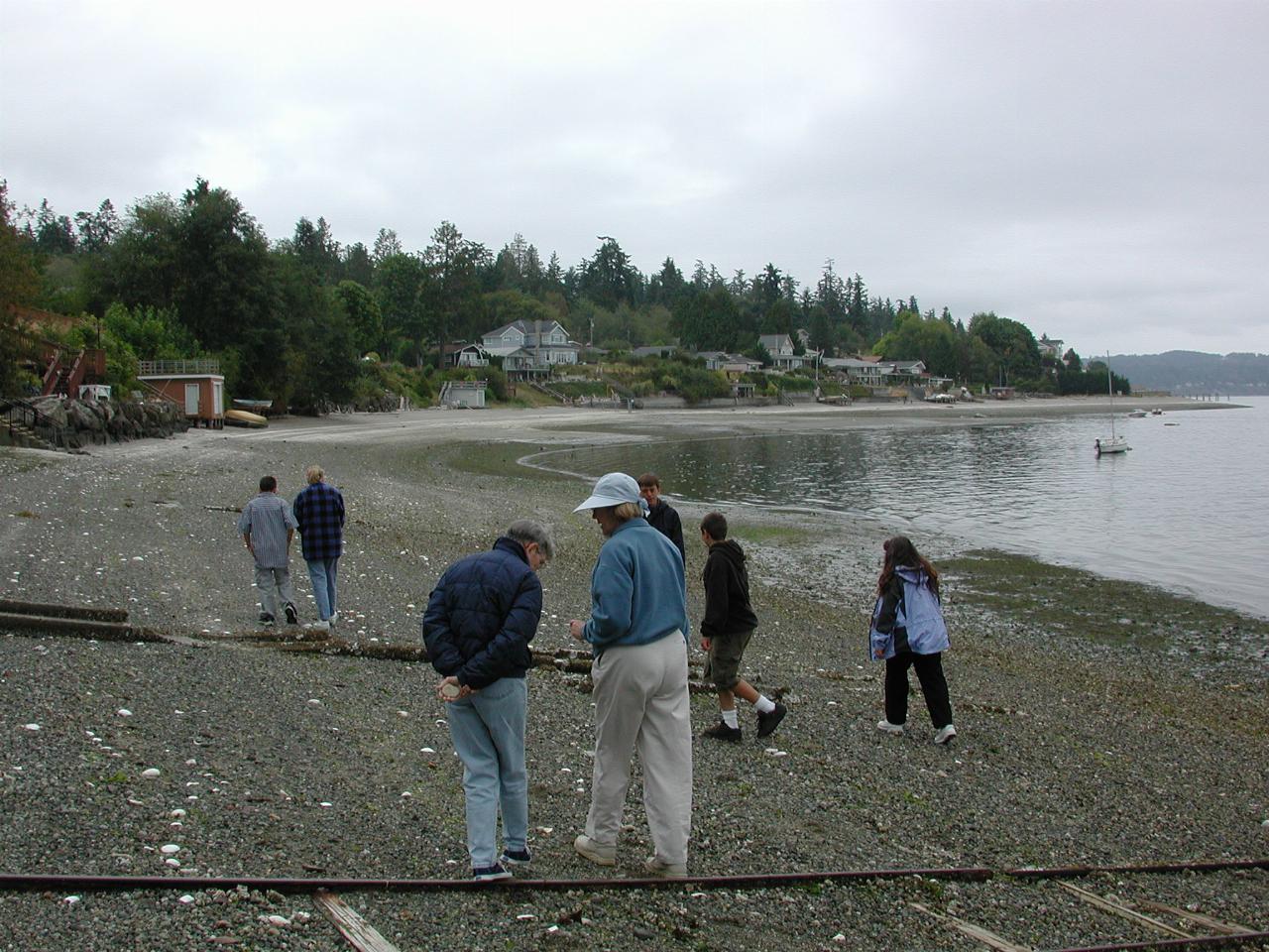 Beach walking, looking north: Thomas, Pilar, Marie, Patty, Nick, Mike and Maria