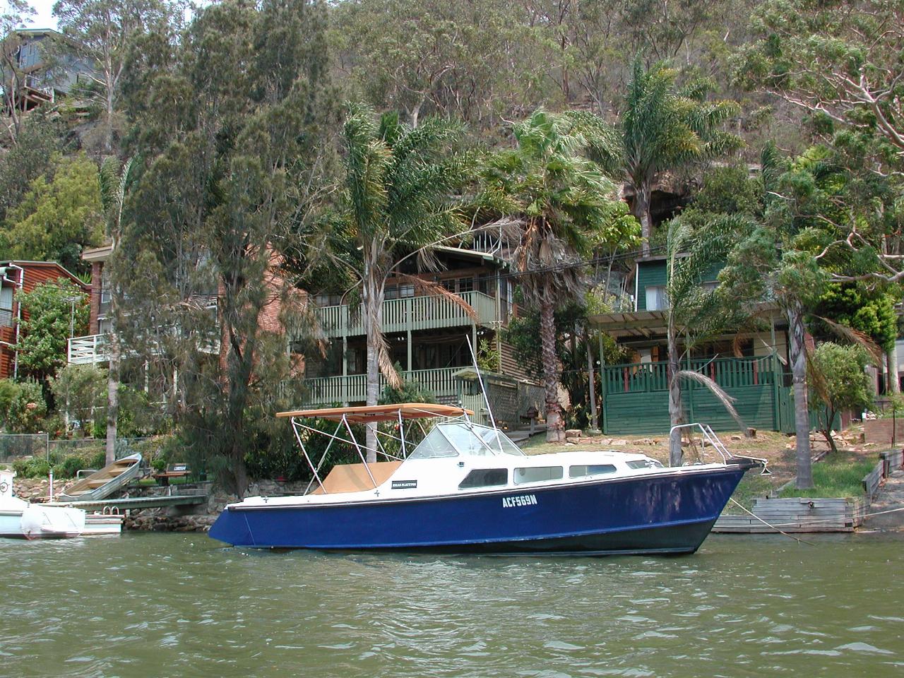 Cruising up the Woronora River with Cameron and Peter