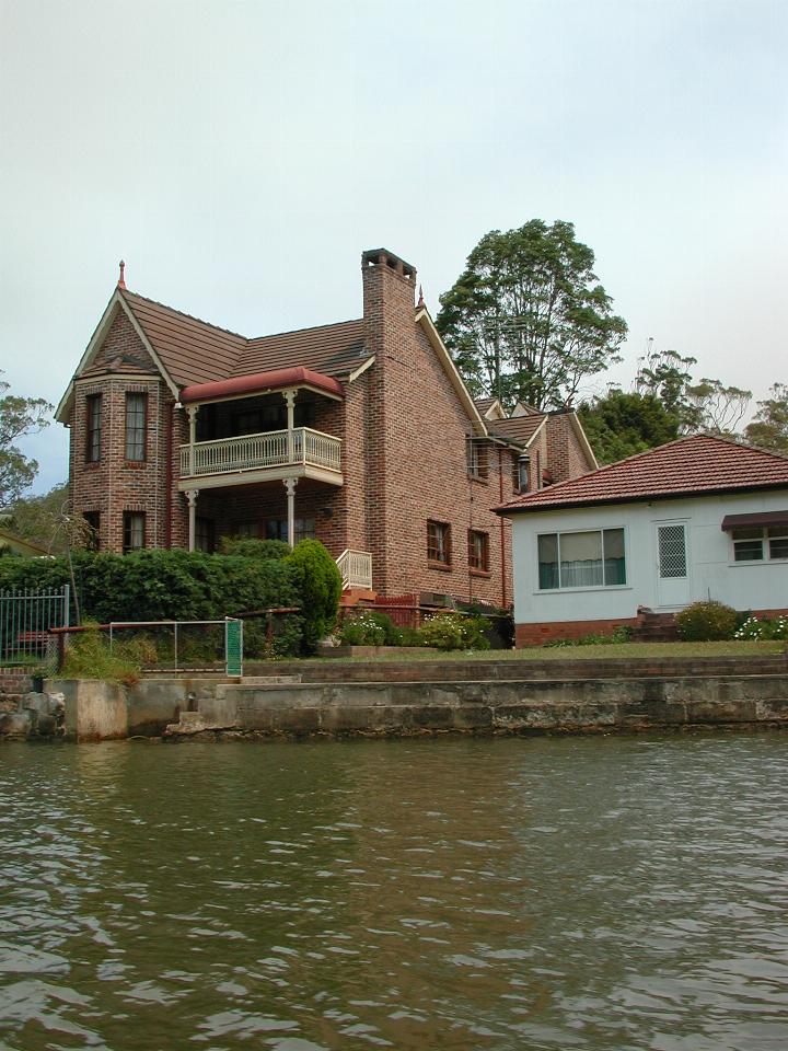 A nice home on the Woronora River