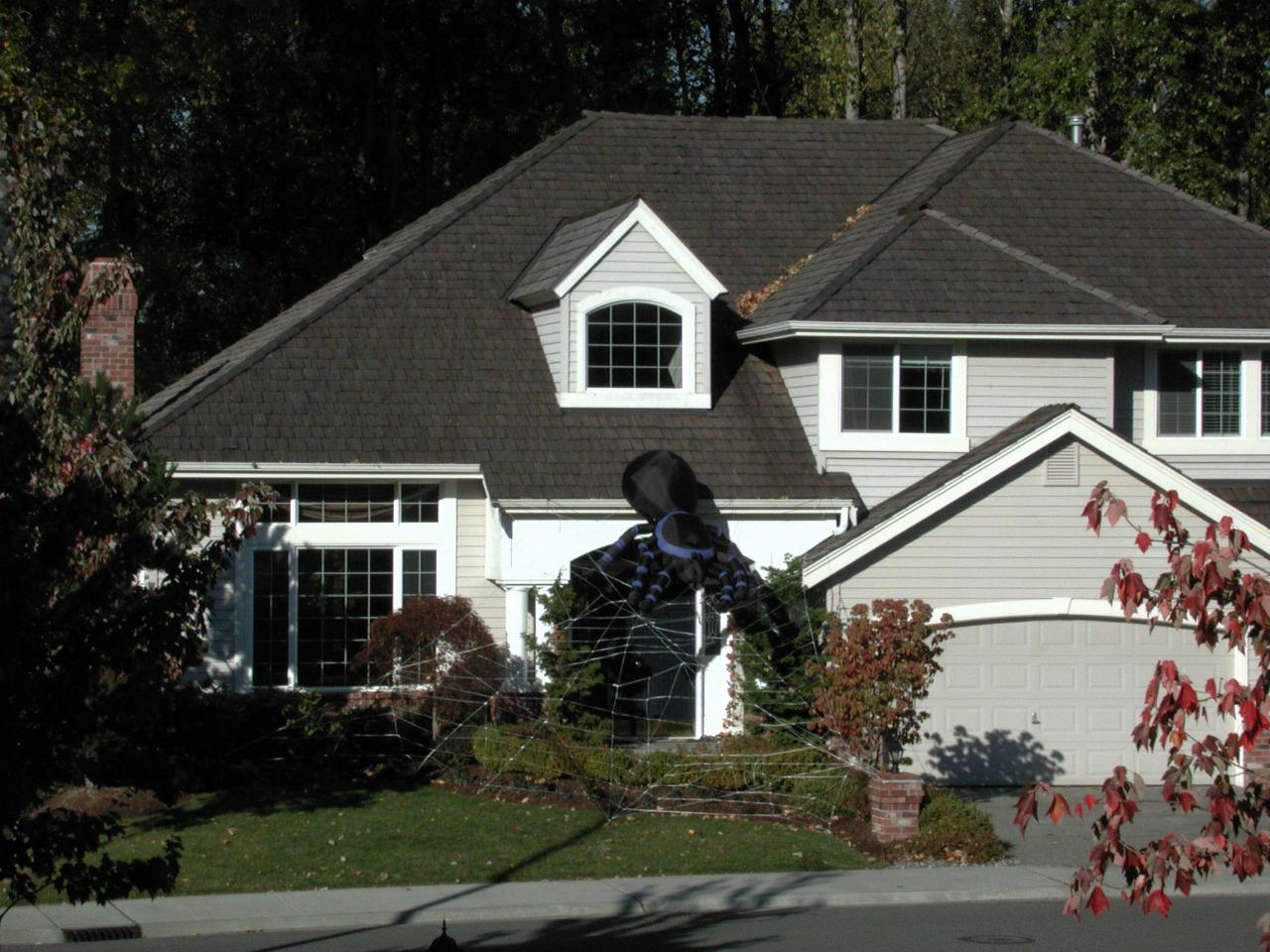 D'Ann's house set up for Halloween