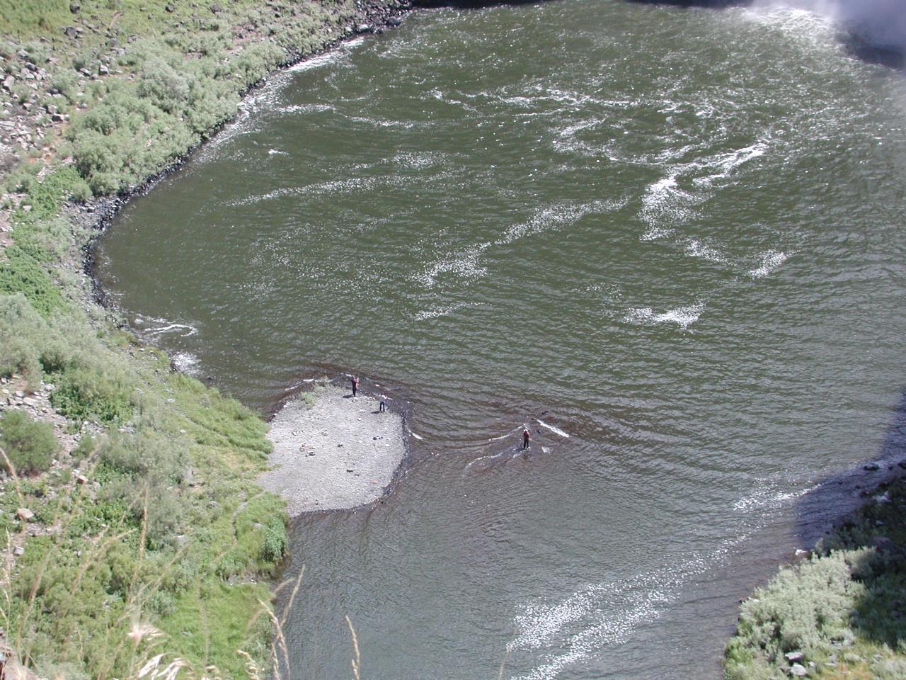 CtS2004: Palouse Falls, pool at bottom of falls, with fishermen