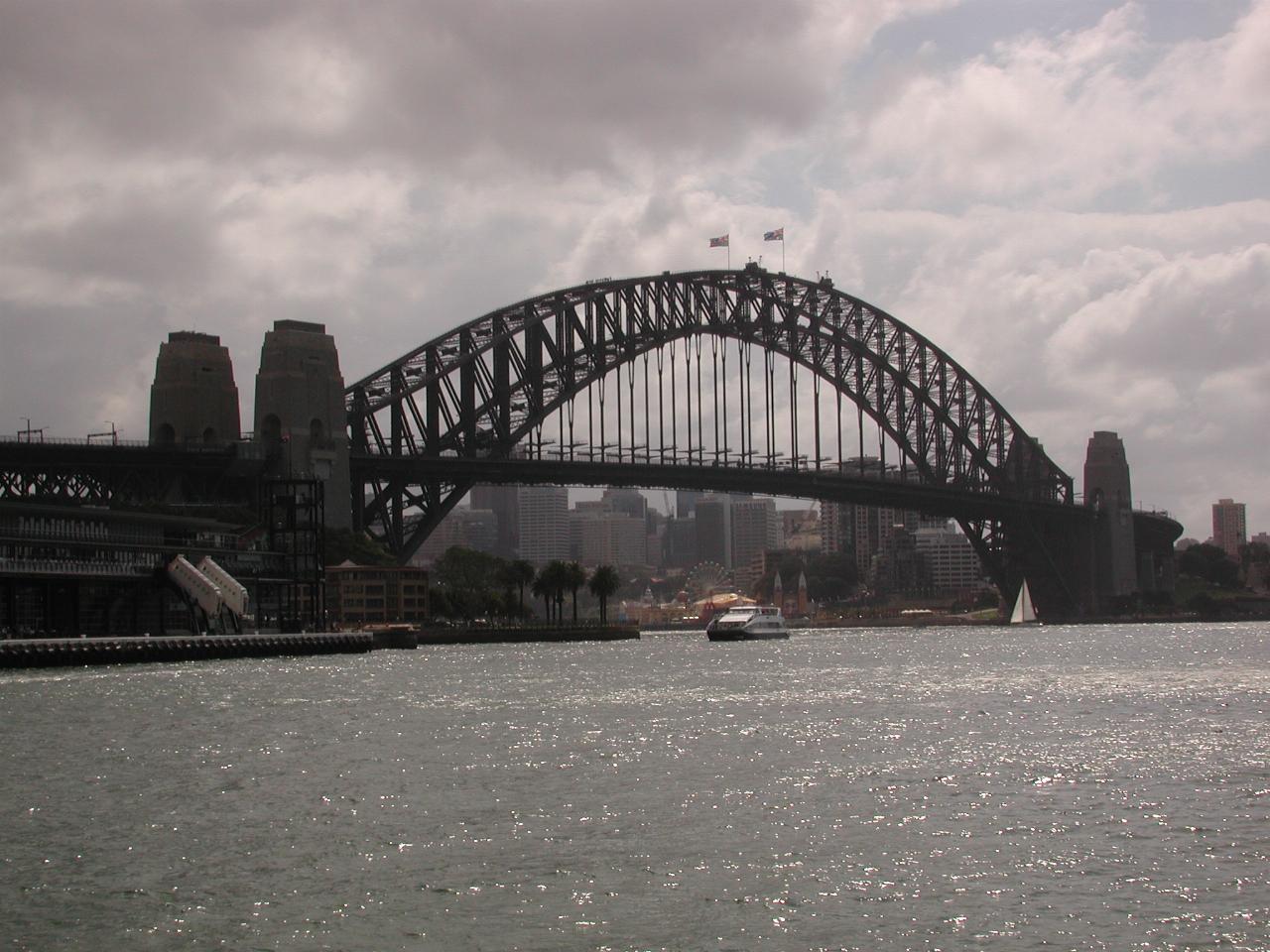 Sydney Harbour Bridge, with 