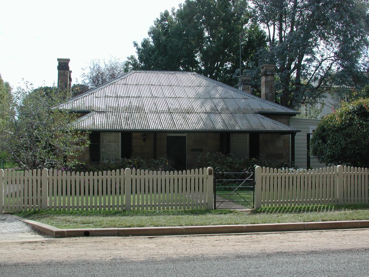 Another nicely restored cottage in Berrima