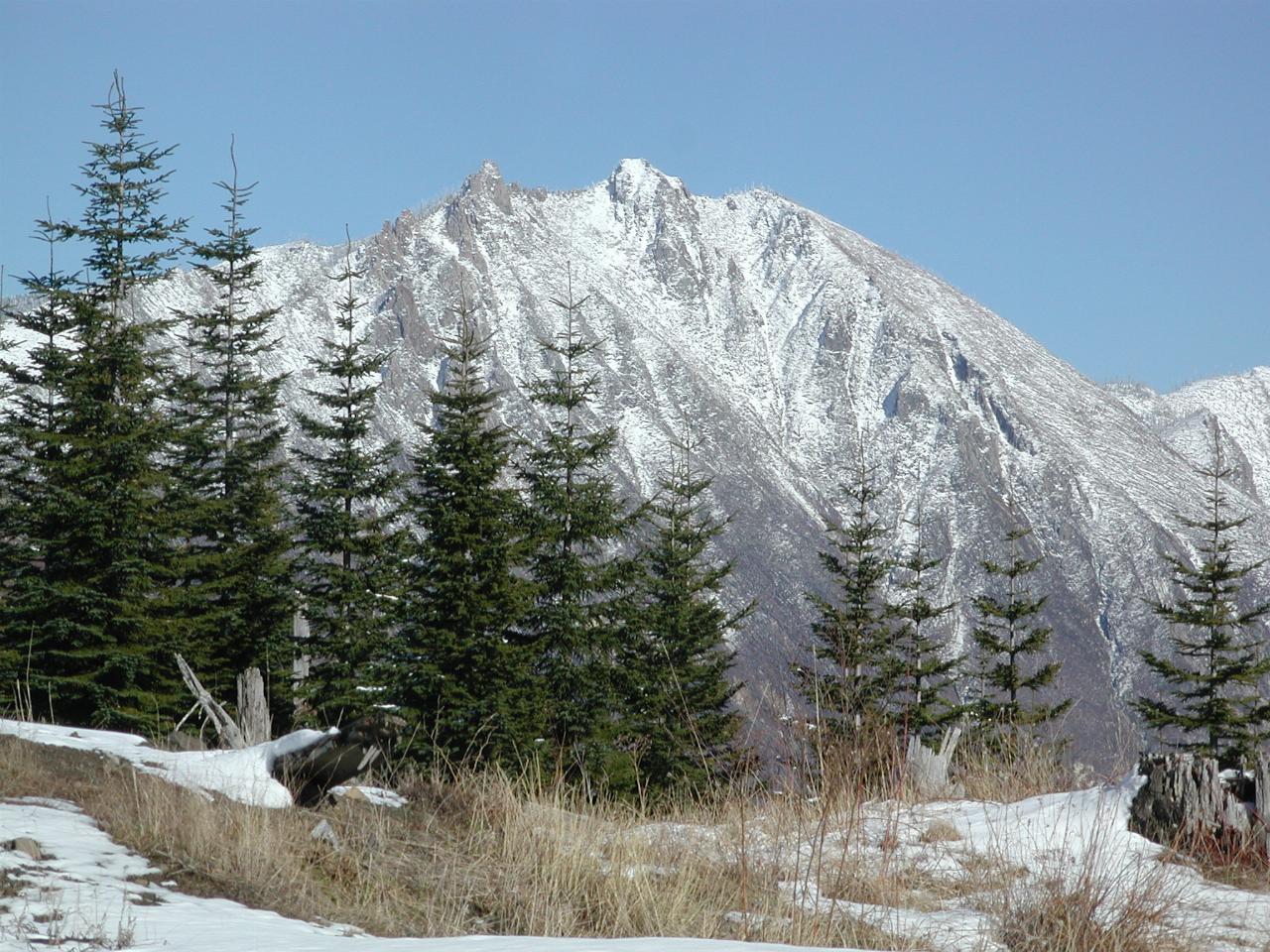 A nearby rocky cliff north of Mt. St. Helens