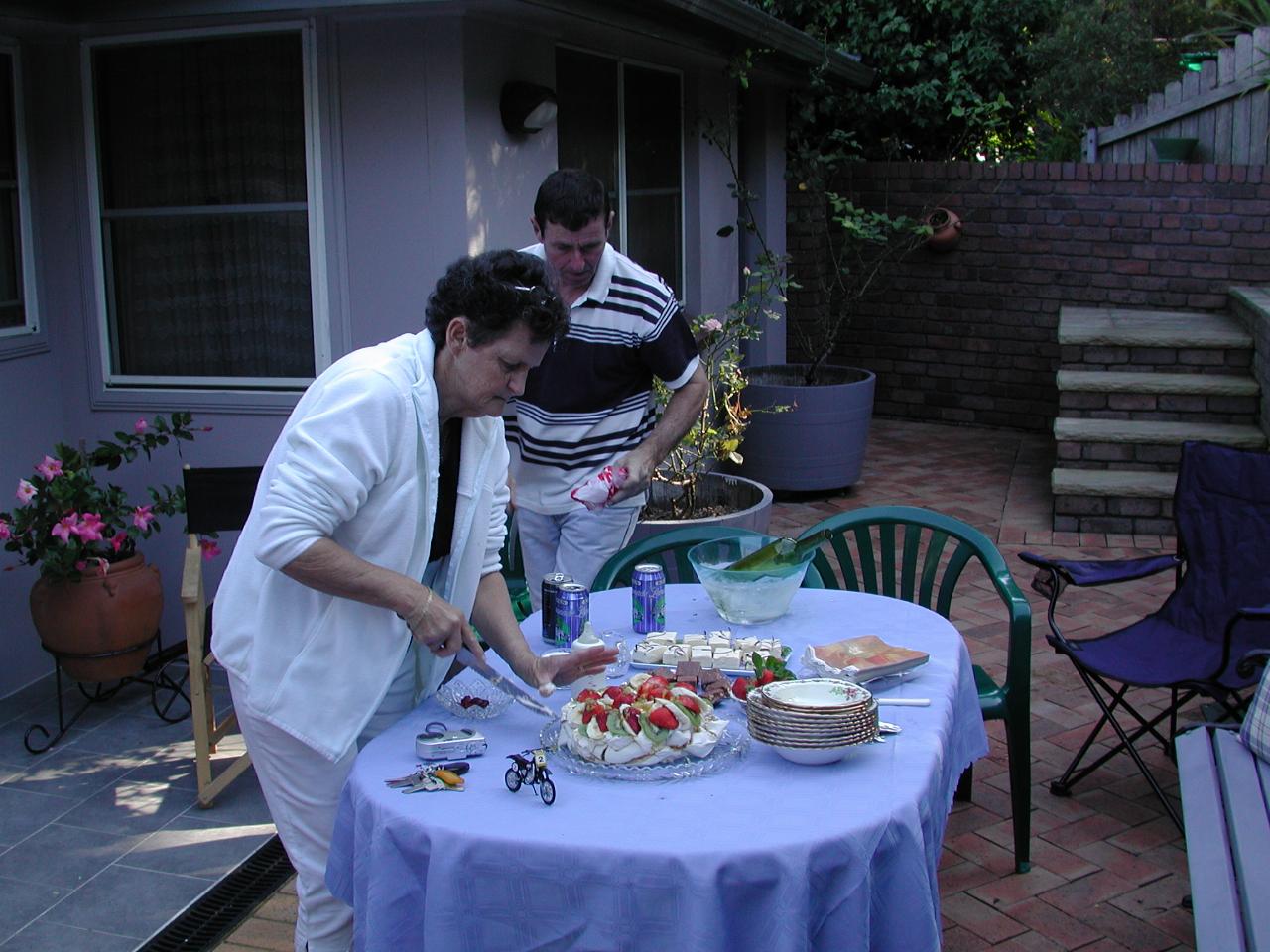 Cecelie cutting pavlova