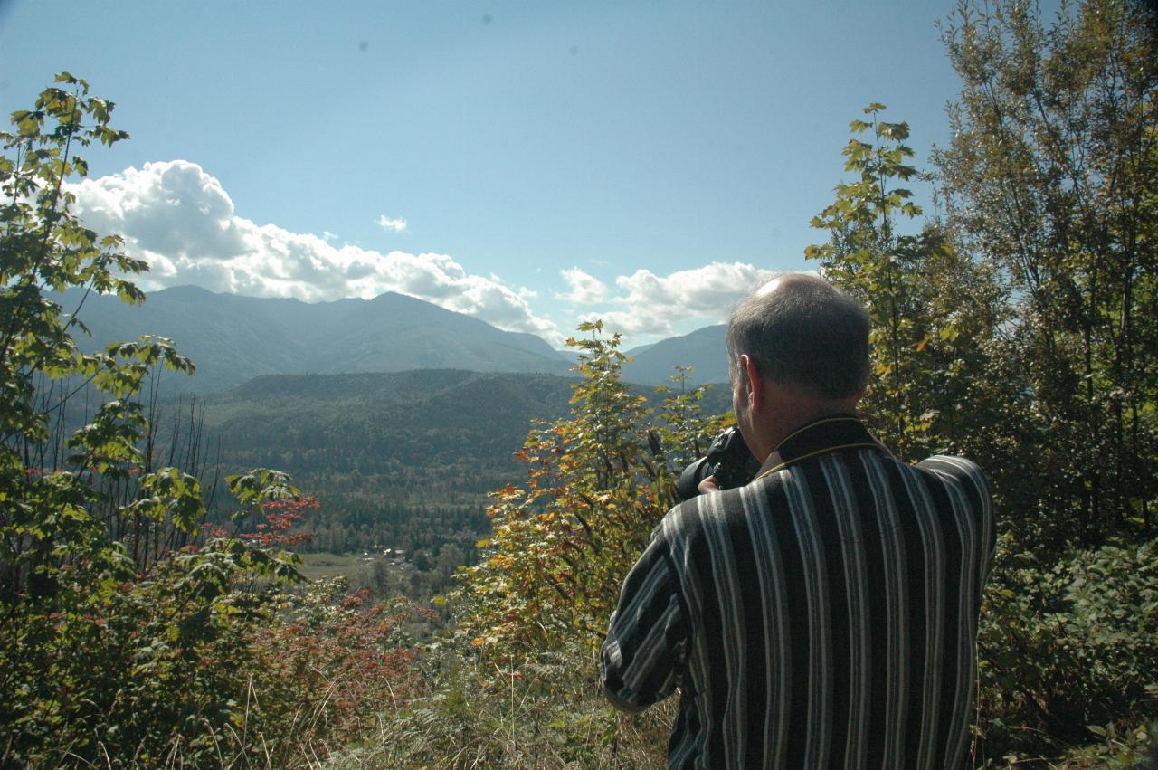 Rob Michael photographing Skagit Valley from above Concrete.