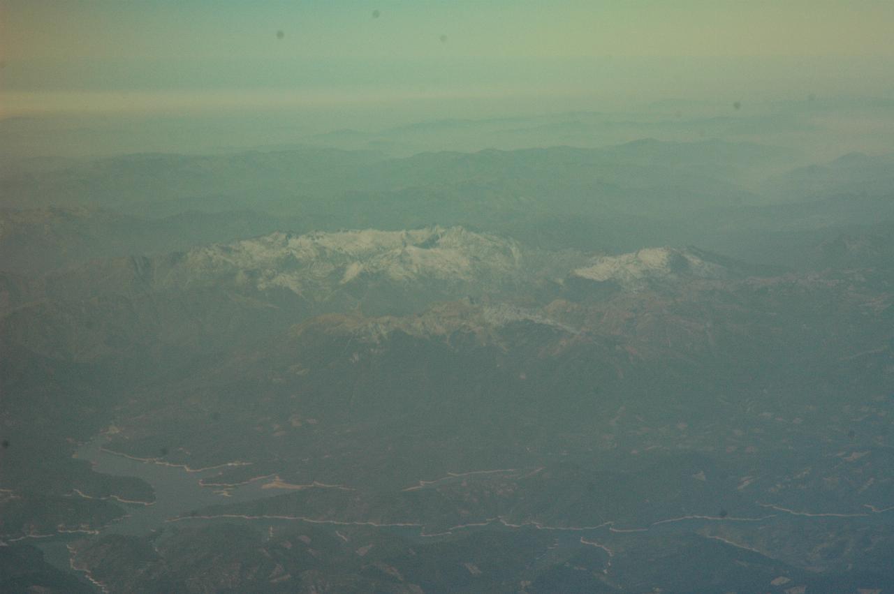 Interesting mountain tops, roughly west of Redding