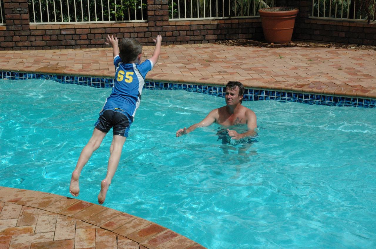 Jake takes the plunge into the pool at Currey's for Nat's farewell before returning to London