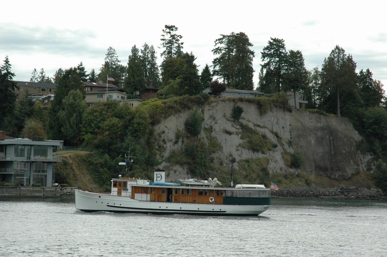 Nice boat approaching Ballard Locks from Anthony's Homeport at Shilshole