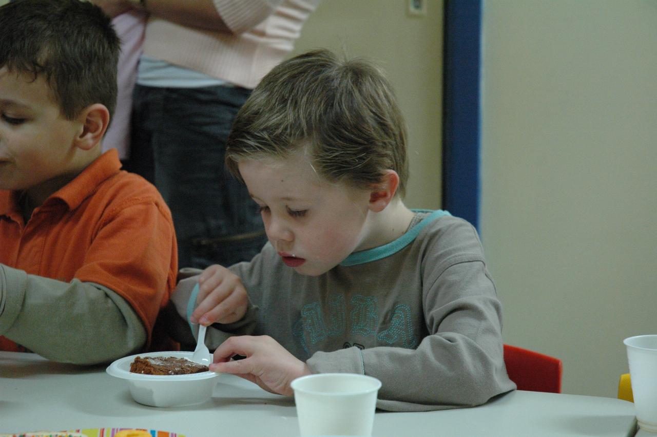 Jake's birthday at Crazy Maze: Jake eating his cake