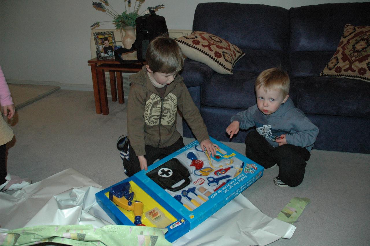 Jake's 5th birthday (Illawong): Jake and Flynn with Jake's \