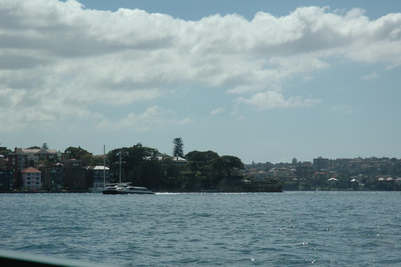 Luna Park Day: Kirrabilli House from ferry to Milsons Point