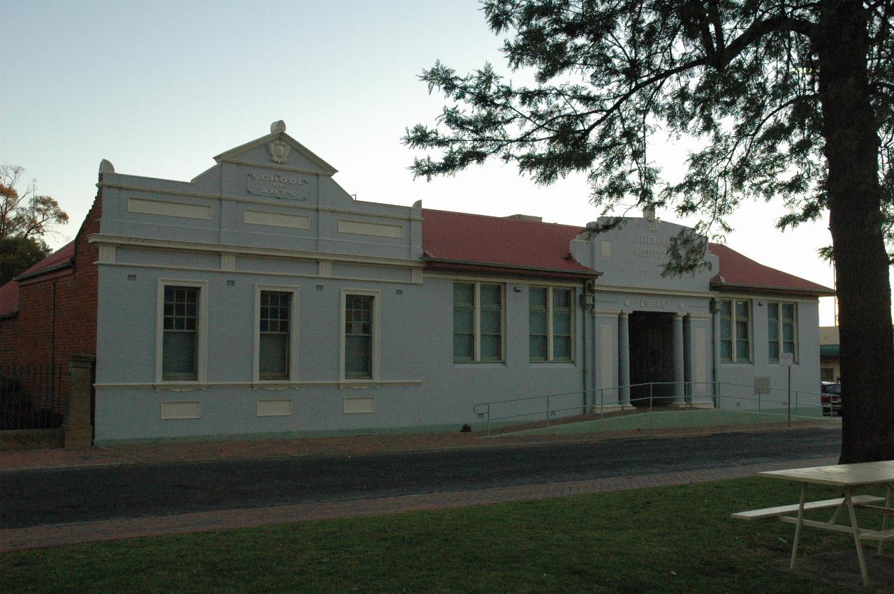 1920s one level building, with blue front wall