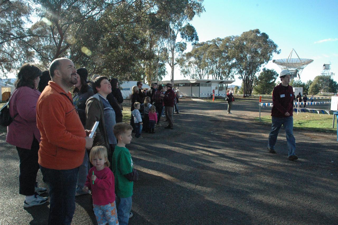 People waiting for telescope tour at 09:27