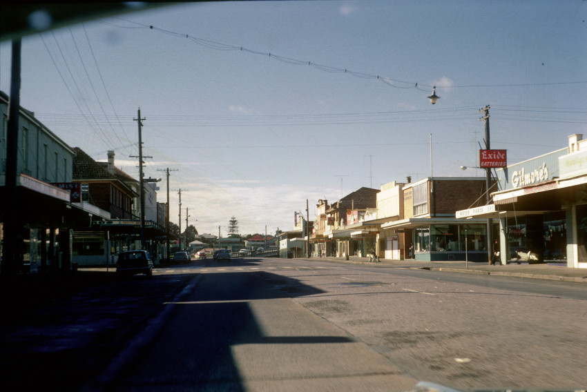 QLD May holiday trip: Probably Belgrave St, Kempsey, looking east towards Macleay River