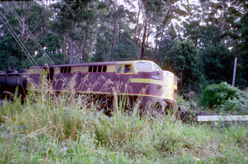 QLD May holiday trip: a passing train