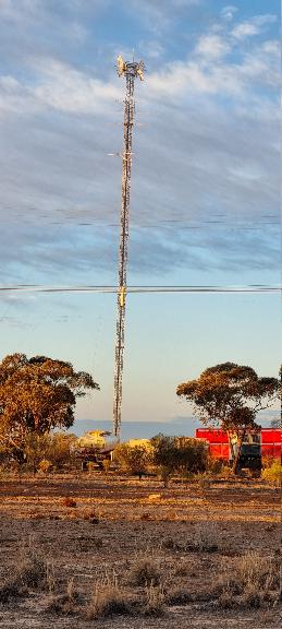 SJR21.d21:  Nullarbor microwave tower, with 3G cell