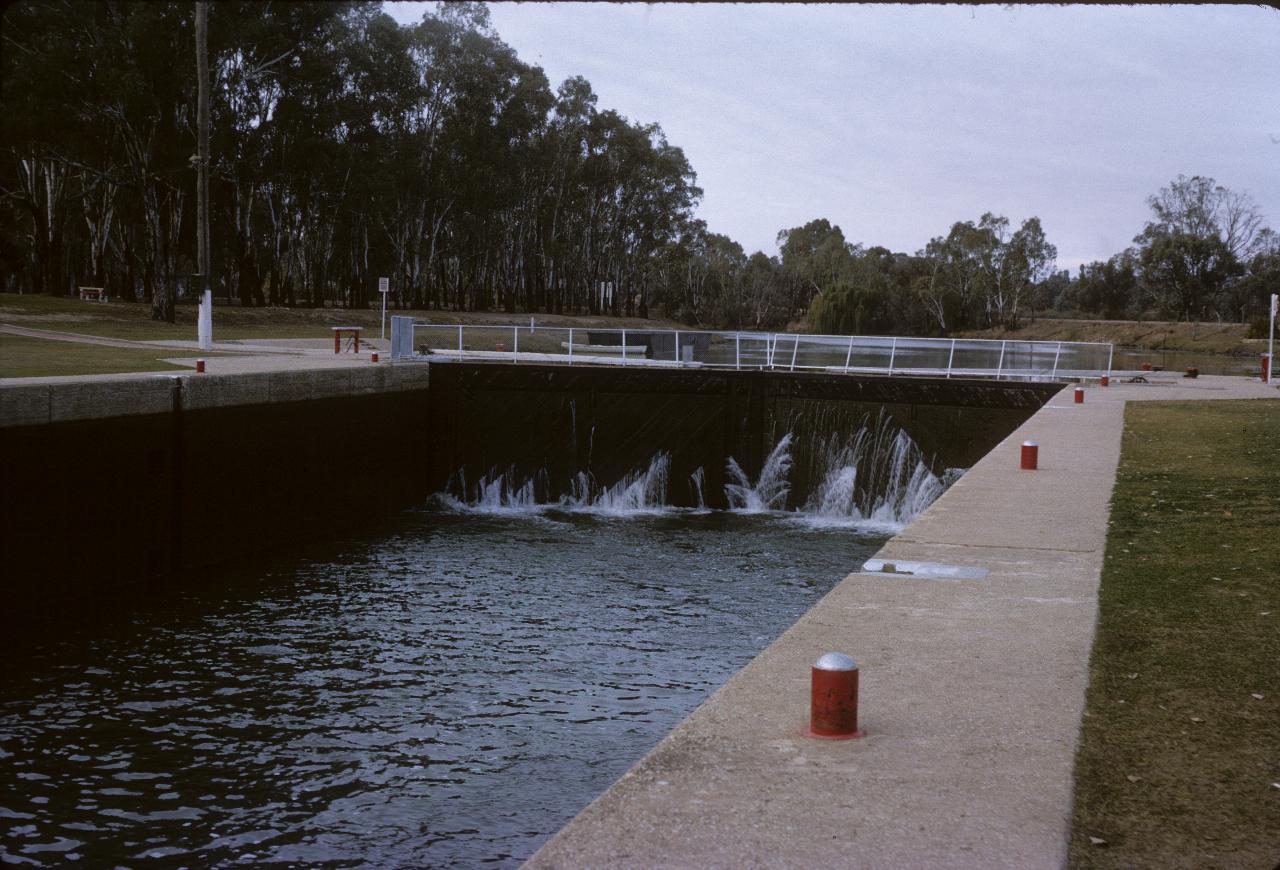 Navigation lock with gates closed and a few leaks into the lock