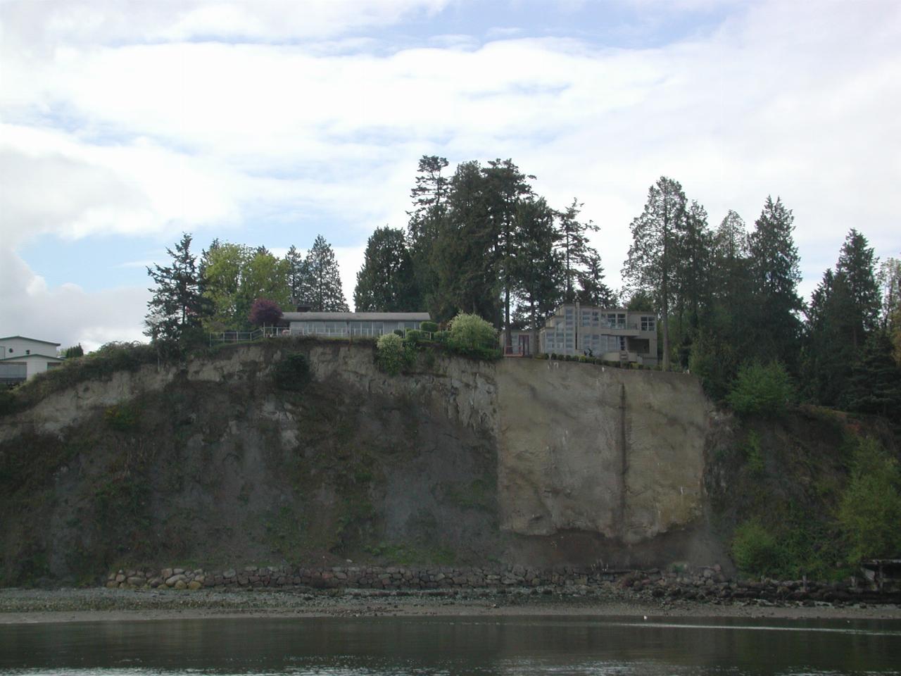 Houses near Discovery Park at exit from Ballard Locks