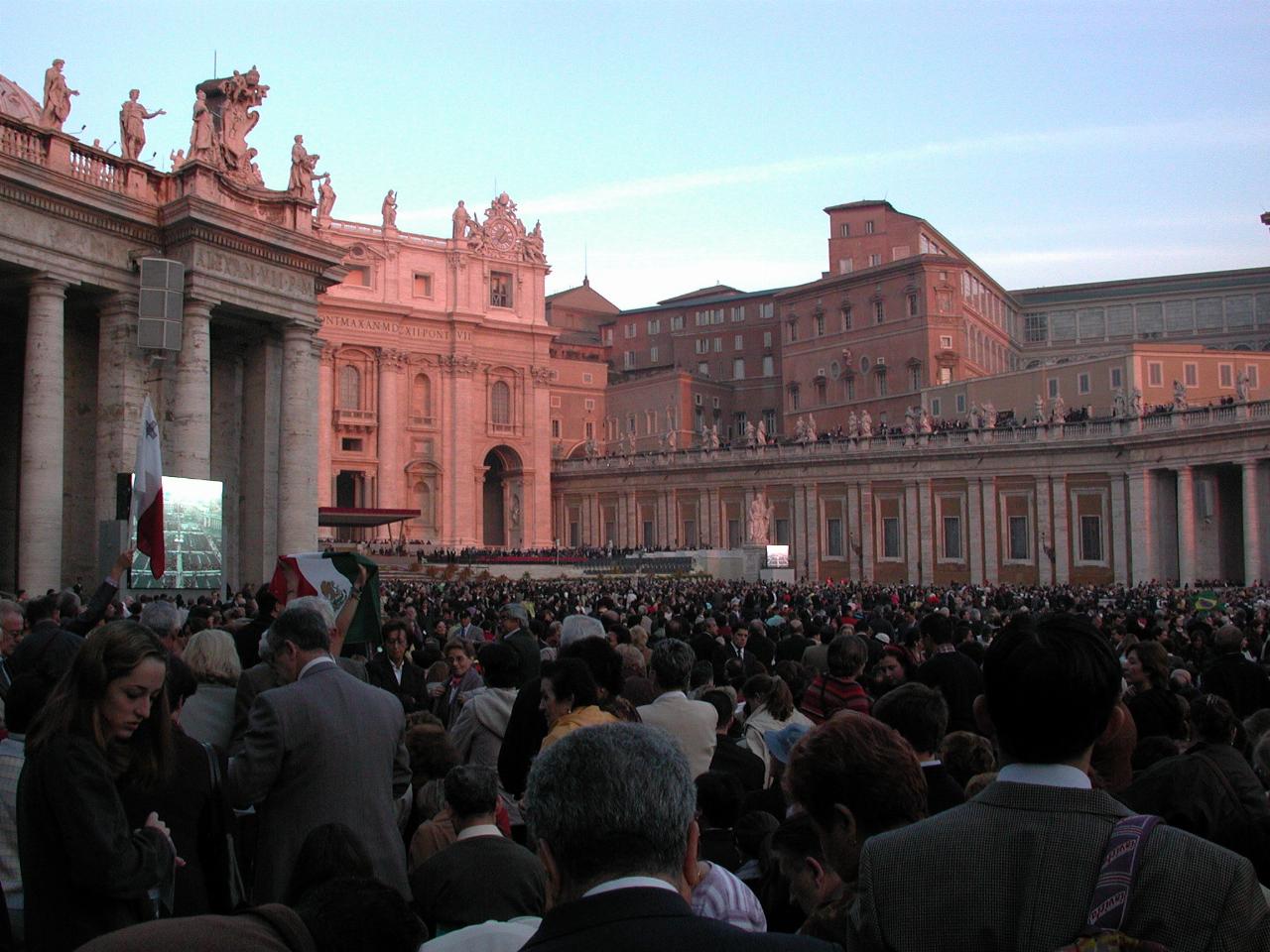 Early morning in St. Peter's for canonisation ceremony of Blessed Josemaria