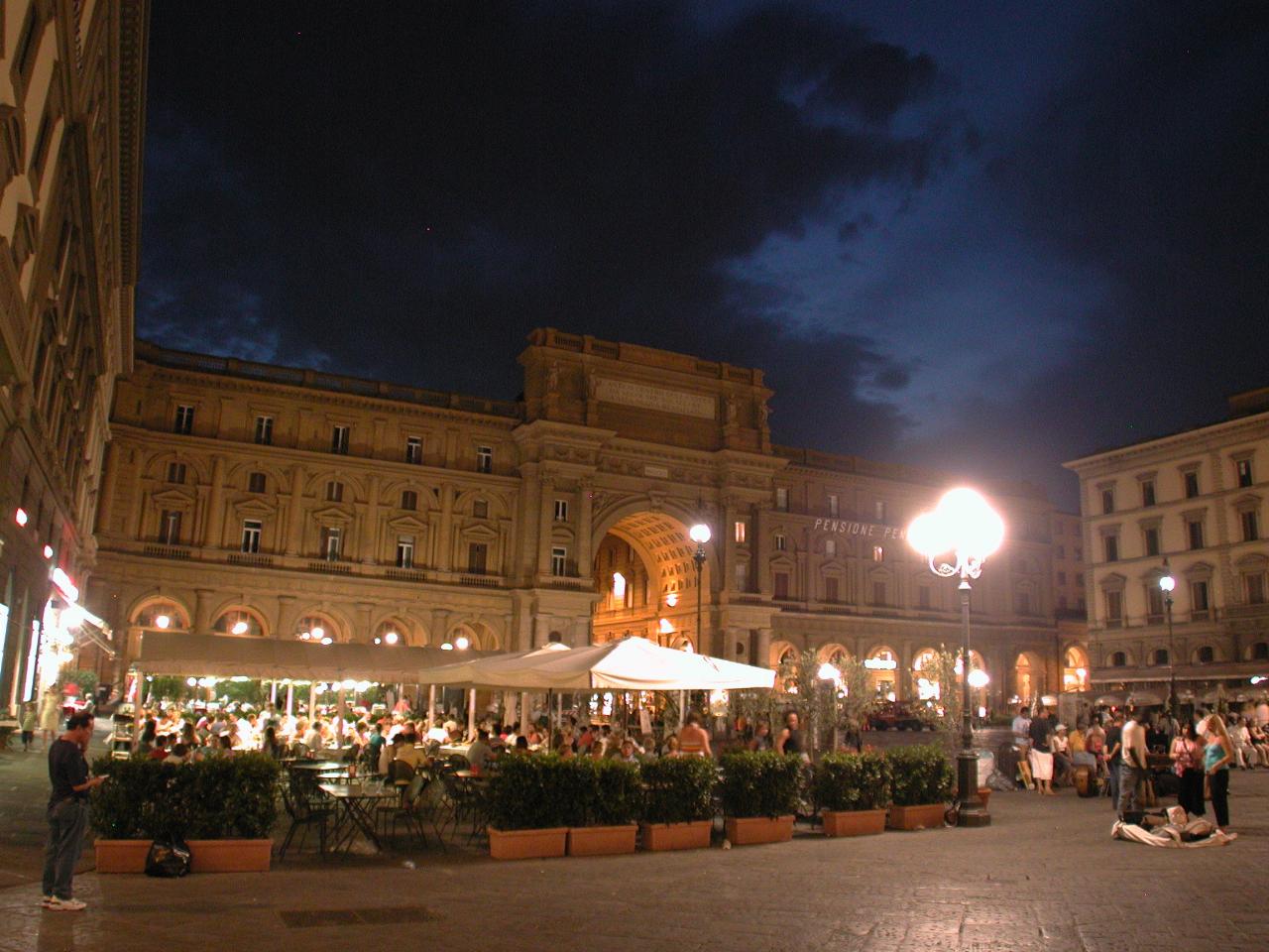 Piazza della Repubblica and late night diners