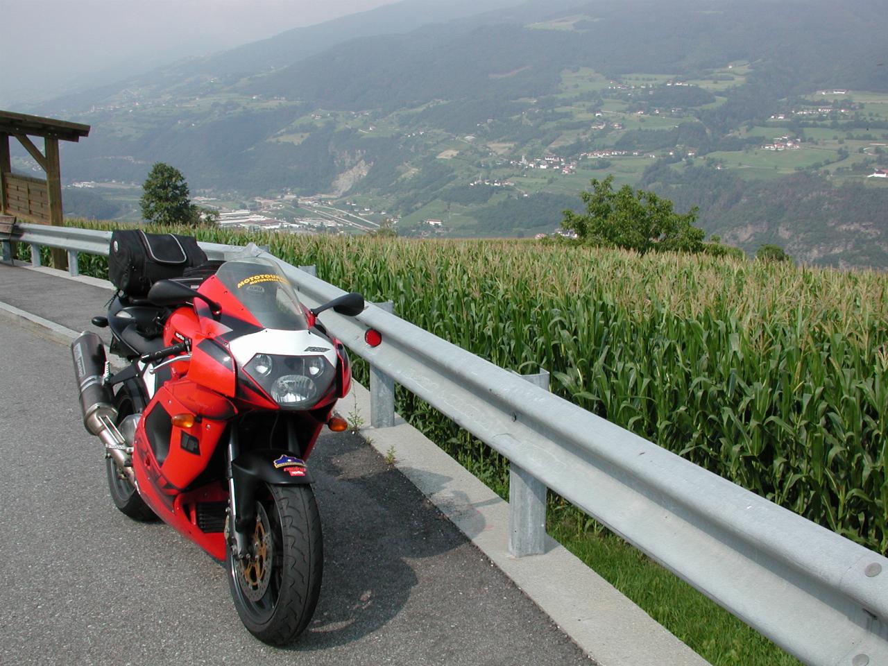 Aprilia on road towards St. Martin, just climbing out of Bressanone