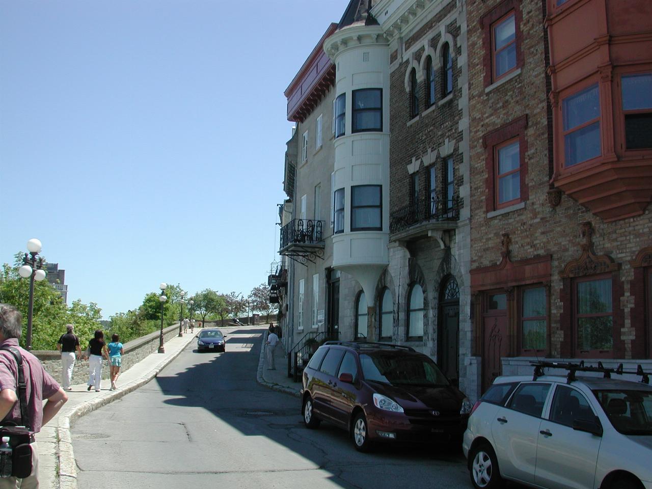 Housing style in Latin Quarter along 